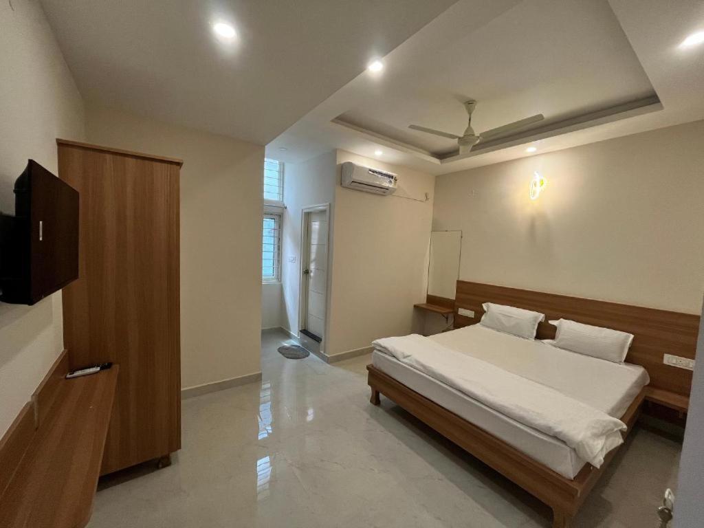 מייזור Seema Palace Inn 1 Km From Railwaystaion מראה חיצוני תמונה