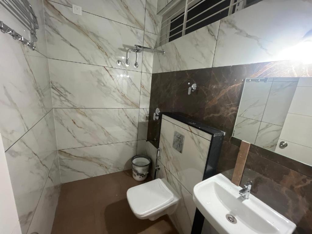 מייזור Seema Palace Inn 1 Km From Railwaystaion מראה חיצוני תמונה