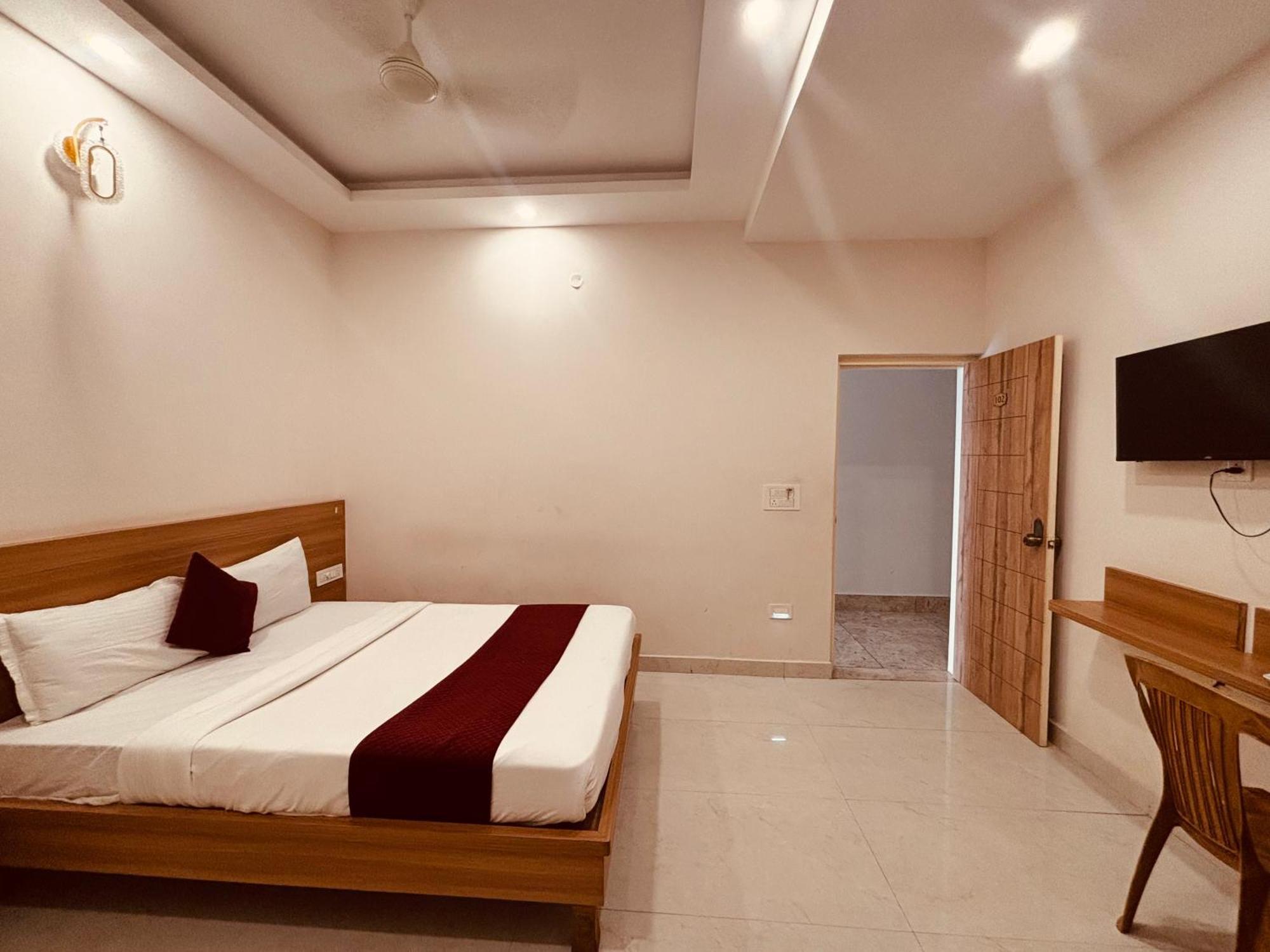 מייזור Seema Palace Inn 1 Km From Railwaystaion מראה חיצוני תמונה