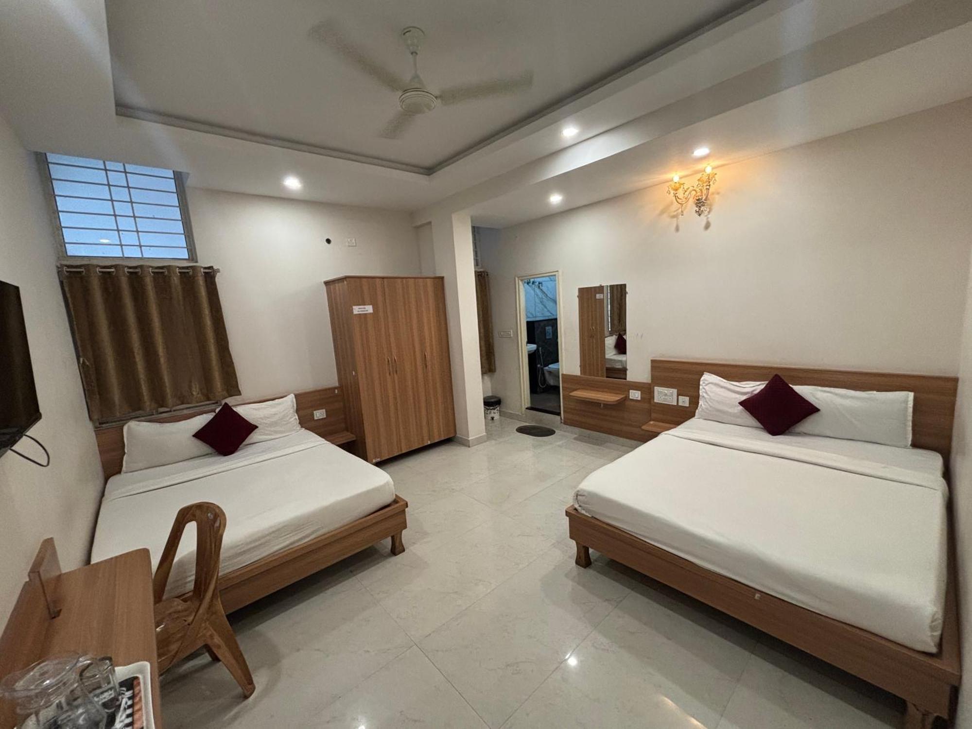 מייזור Seema Palace Inn 1 Km From Railwaystaion מראה חיצוני תמונה